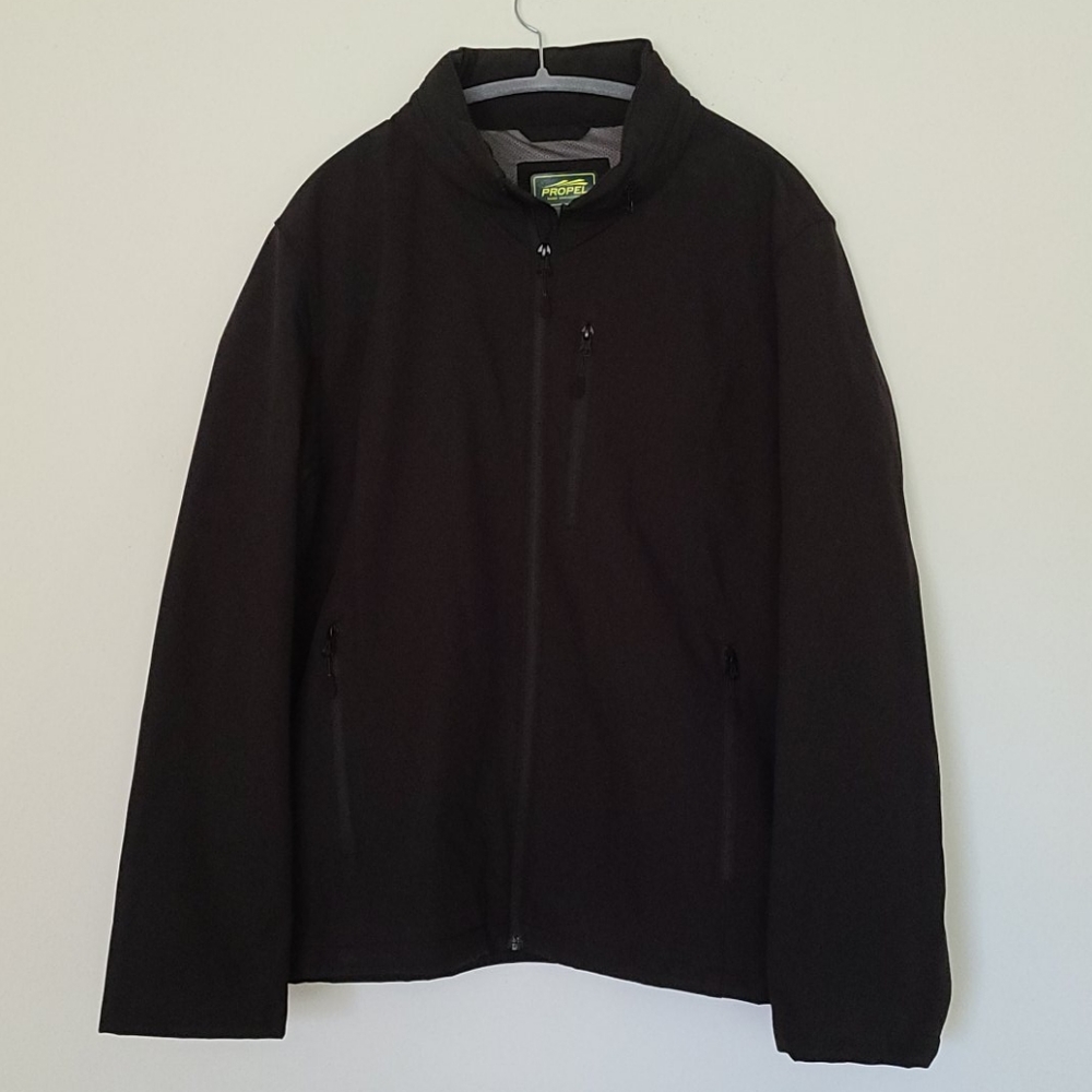 CLEARANCE Like new! Bass Hiking Rain Jacket